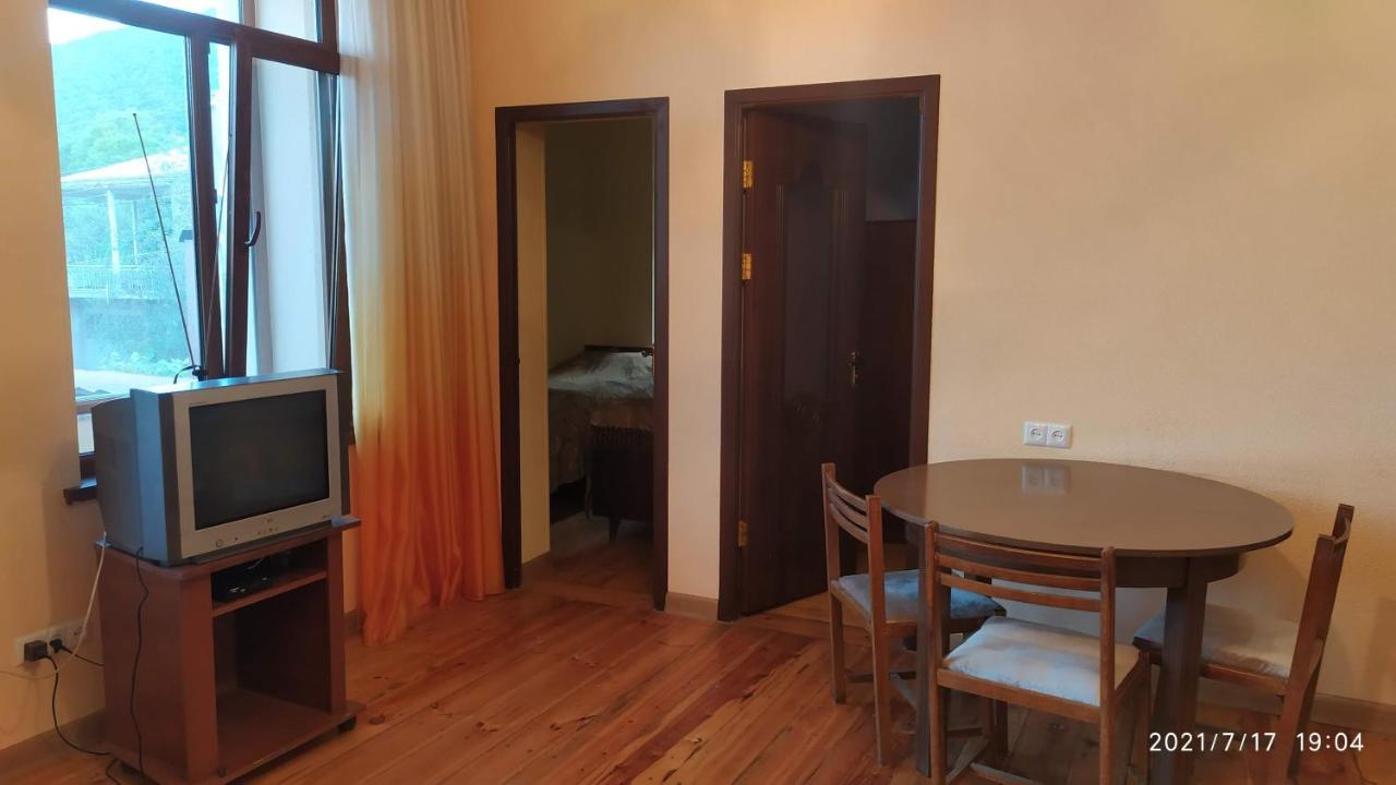 Verishen Guest House B&B Goris Exteriör bild