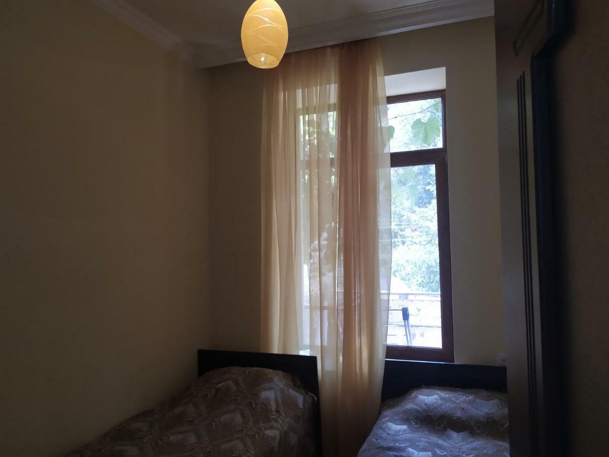 Verishen Guest House B&B Goris Exteriör bild